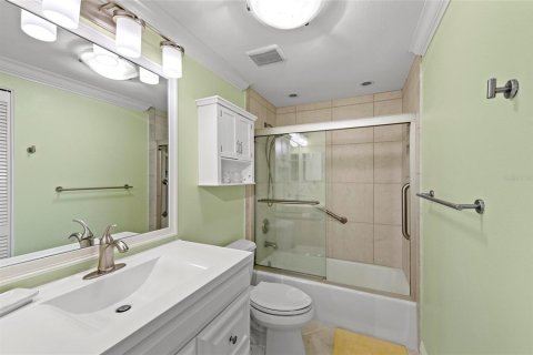 Condo in Bradenton, Florida, 3 bedrooms  № 1914995 - photo 18