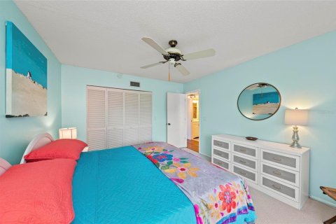 Condo in Bradenton, Florida, 3 bedrooms  № 1914995 - photo 20