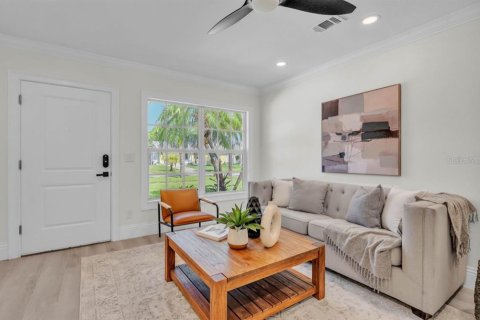 House in Clearwater, Florida 3 bedrooms, 176.33 sq.m. № 1842165 - photo 28