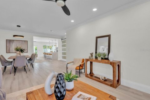 House in Clearwater, Florida 3 bedrooms, 176.33 sq.m. № 1842165 - photo 17