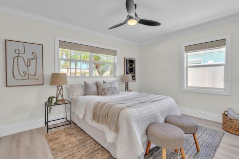 House in Clearwater, Florida 3 bedrooms, 176.33 sq.m. № 1842165 - photo 20