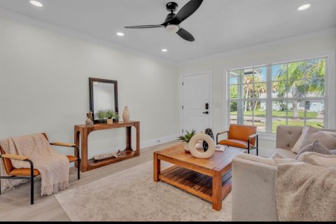 House in Clearwater, Florida 3 bedrooms, 176.33 sq.m. № 1842165 - photo 29