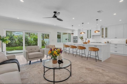 House in Clearwater, Florida 3 bedrooms, 176.33 sq.m. № 1842165 - photo 12