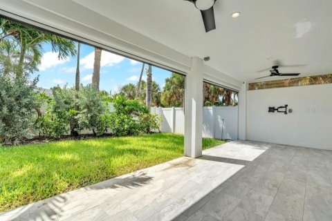 House in Clearwater, Florida 3 bedrooms, 176.33 sq.m. № 1842165 - photo 9