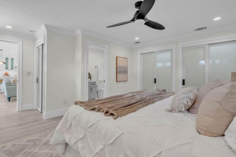 House in Clearwater, Florida 3 bedrooms, 176.33 sq.m. № 1842165 - photo 15