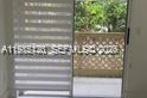 Снять в аренду кондоминиум в Хайалиа, Флорида 1 спальня, 70.88м2, № 2050863 - фото 3