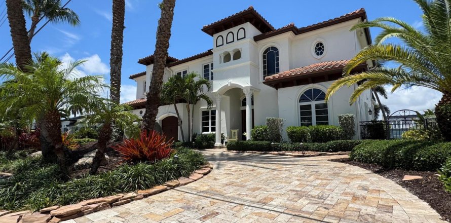 Casa en Lighthouse Point, Florida 6 dormitorios, 446.49 m2 № 2088231