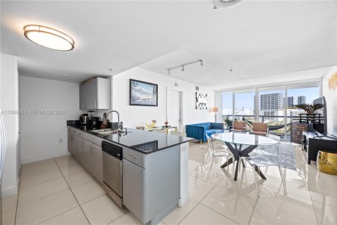 Снять в аренду кондоминиум в Майами, Флорида 2 спальни, № 2066373 - фото 11