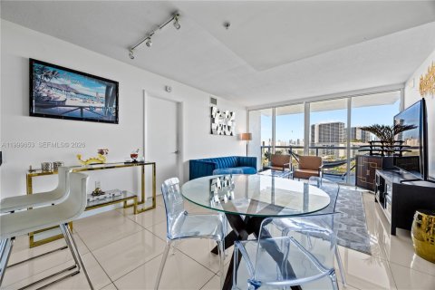 Снять в аренду кондоминиум в Майами, Флорида 2 спальни, № 2066373 - фото 6