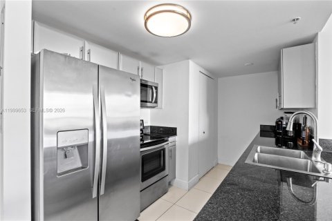 Снять в аренду кондоминиум в Майами, Флорида 2 спальни, № 2066373 - фото 12