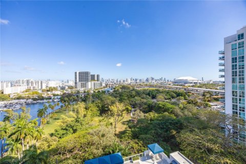 Снять в аренду кондоминиум в Майами, Флорида 2 спальни, № 2066373 - фото 2