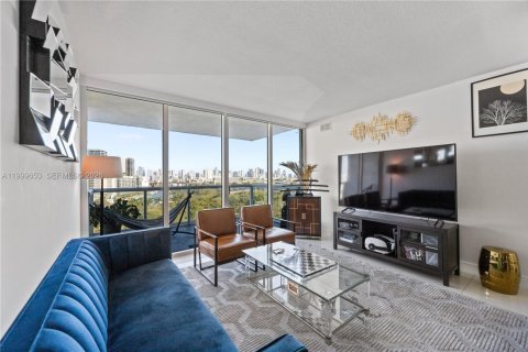 Снять в аренду кондоминиум в Майами, Флорида 2 спальни, № 2066373 - фото 4