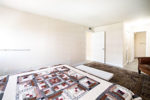 Copropriété à louer à Miami Beach, Floride: 2 chambres, 98.94 m2 № 1931453 - photo 5