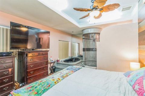 House in Palm Harbor, Florida 3 bedrooms, 166.2 sq.m. № 1793939 - photo 8
