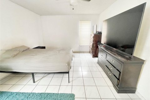 Condominio en venta en Lauderhill, Florida, 1 dormitorio, 68.28 m2 № 2001771 - foto 8