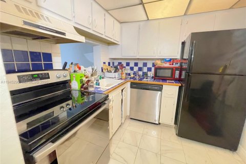 Condominio en venta en Lauderhill, Florida, 1 dormitorio, 68.28 m2 № 2001771 - foto 4