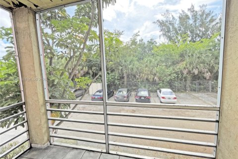 Condominio en venta en Lauderhill, Florida, 1 dormitorio, 68.28 m2 № 2001771 - foto 5