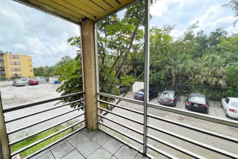 Condominio en venta en Lauderhill, Florida, 1 dormitorio, 68.28 m2 № 2001771 - foto 6