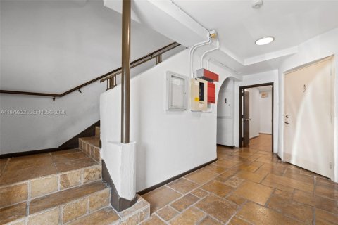 Снять в аренду кондоминиум в Майами-Бич, Флорида 41.9м2, № 2046026 - фото 25