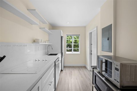 Снять в аренду кондоминиум в Майами-Бич, Флорида 41.9м2, № 2046026 - фото 9