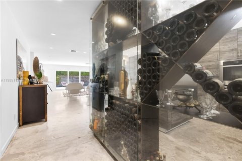 Купить виллу или дом в Ки-Бискейн, Флорида 5 спален, 250.84м2, № 2154405 - фото 28