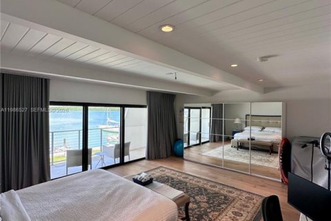 Снять в аренду кондоминиум в Ки-Бискейн, Флорида 3 спальни, 200.67м2, № 2048239 - фото 14