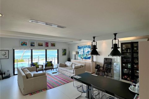 Снять в аренду кондоминиум в Ки-Бискейн, Флорида 3 спальни, 200.67м2, № 2048239 - фото 6