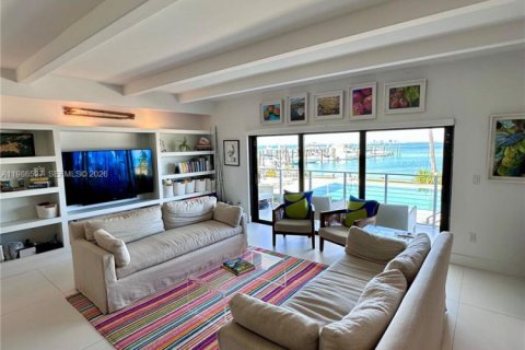 Кондоминиум с 3 спальнями в Ки-Бискейн, Флорида № 2048239