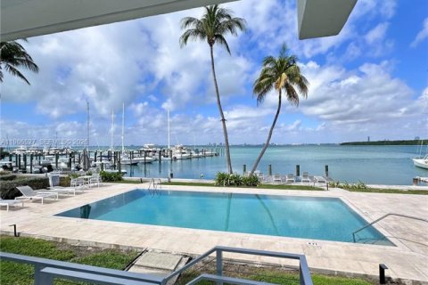 Снять в аренду кондоминиум в Ки-Бискейн, Флорида 3 спальни, 200.67м2, № 2048239 - фото 30