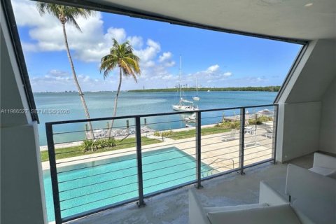 Снять в аренду кондоминиум в Ки-Бискейн, Флорида 3 спальни, 200.67м2, № 2048239 - фото 17