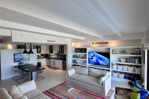 Снять в аренду кондоминиум в Ки-Бискейн, Флорида 3 спальни, 200.67м2, № 2048239 - фото 5