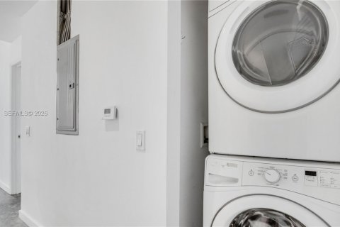 Condo in Miami, Florida, 2 bedrooms № 2081290 - photo 14
