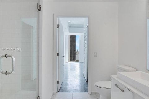 Condo in Miami, Florida, 2 bedrooms № 2081290 - photo 11