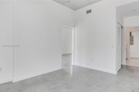 Condo in Miami, Florida, 2 bedrooms № 2081290 - photo 13