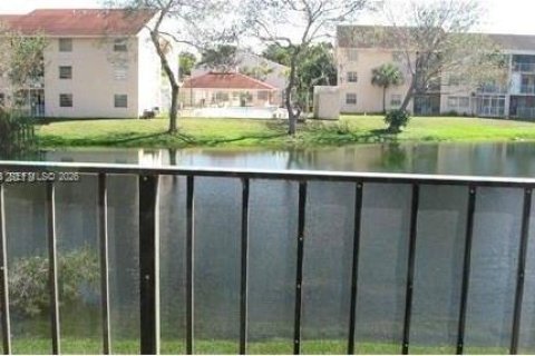 Condominio en Miami, Florida, 3 dormitorios  № 2046207