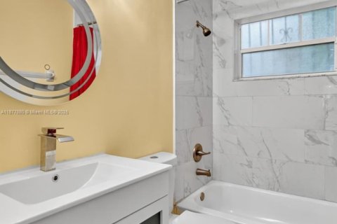 Casa en venta en Miami Gardens, Florida, 2 dormitorios, 97.55 m2 № 1920556 - foto 7