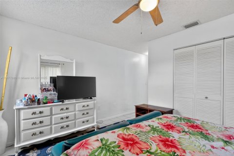 Casa en venta en Miami Gardens, Florida, 2 dormitorios, 97.55 m2 № 1920556 - foto 13