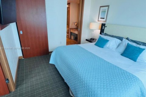 Condominio en alquiler en Miami, Florida, 1 dormitorio, 77.02 m2 № 1989151 - foto 20