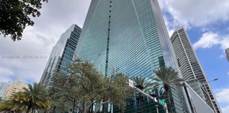 Condominio en Miami, Florida, 1 dormitorio  № 1989151