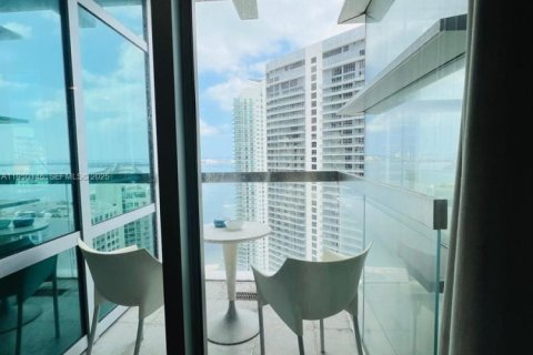 Condominio en alquiler en Miami, Florida, 1 dormitorio, 77.02 m2 № 1989151 - foto 12