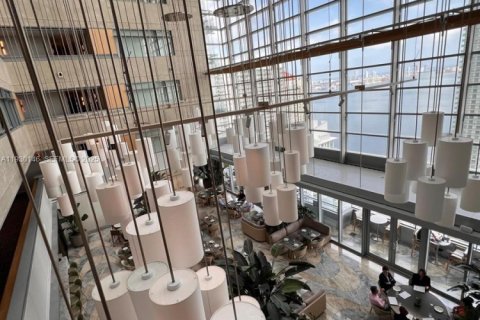 Condominio en alquiler en Miami, Florida, 1 dormitorio, 77.02 m2 № 1989151 - foto 7