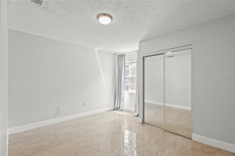 Copropriété à vendre à Gainesville, Floride: 2 chambres, 88.26 m2 № 1909242 - photo 15