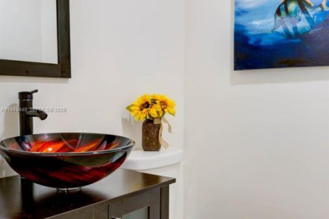 Commercial property in Miami, Florida № 2005179 - photo 11