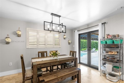 Casa en venta en Miami Lakes, Florida, 5 dormitorios, 396.6 m2 № 2076321 - foto 16