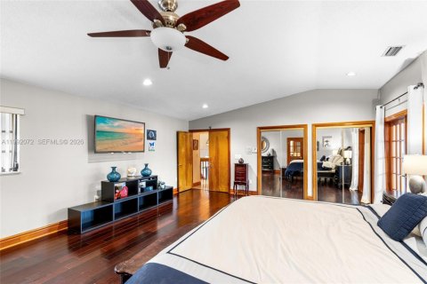 Casa en venta en Miami Lakes, Florida, 5 dormitorios, 396.6 m2 № 2076321 - foto 24