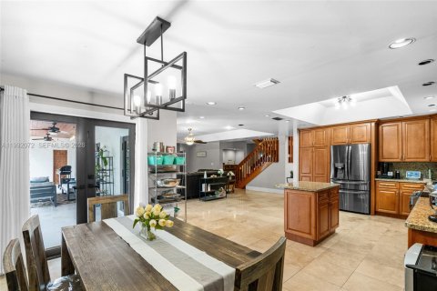 Casa en venta en Miami Lakes, Florida, 5 dormitorios, 396.6 m2 № 2076321 - foto 14