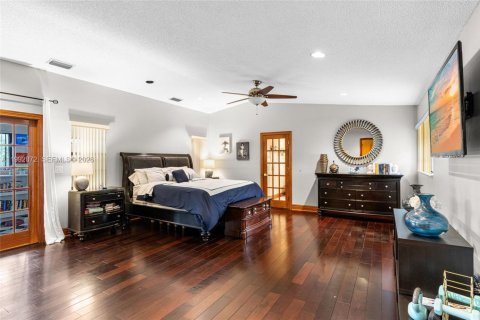 Casa en venta en Miami Lakes, Florida, 5 dormitorios, 396.6 m2 № 2076321 - foto 23