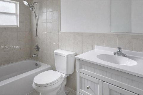 Снять в аренду квартиру в Майами-Бич, Флорида 3 спальни, 92.9м2, № 2046053 - фото 7