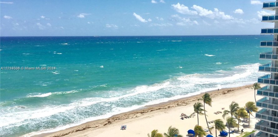 Condominio en Fort Lauderdale, Florida, 2 dormitorios № 1764061
