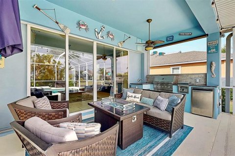 House in Apollo Beach, Florida 5 bedrooms, 273.5 sq.m. № 1871051 - photo 13